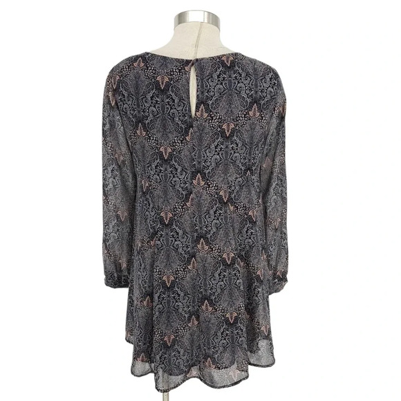 ASTR Shift Dress Black Damask Print Long Sleeve Knee Length Button Back - Picture 4 of 7